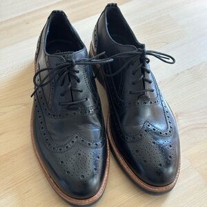Cole Haan Black Leather Wingtip Brogues with Brown Trim Mens 9 M new condition
